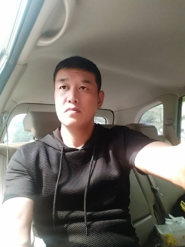 深爱的疯子的第一张照片--长汀相亲网