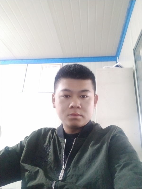 少校的第一张照片--长汀相亲网