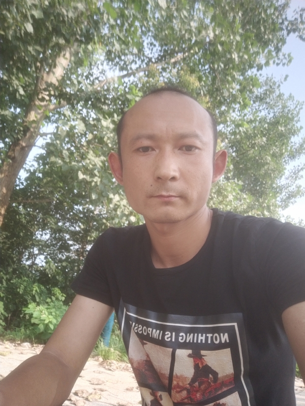 80大叔的第一张照片--长汀相亲网