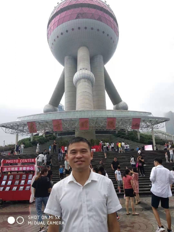 小猫吃老鼠的第一张照片--长汀相亲网