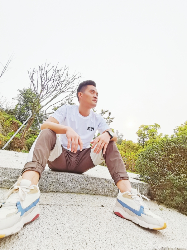 一个人，干净利落的第一张照片--长汀相亲网