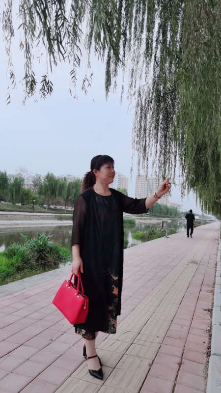 周本玲的第一张照片--长汀相亲网