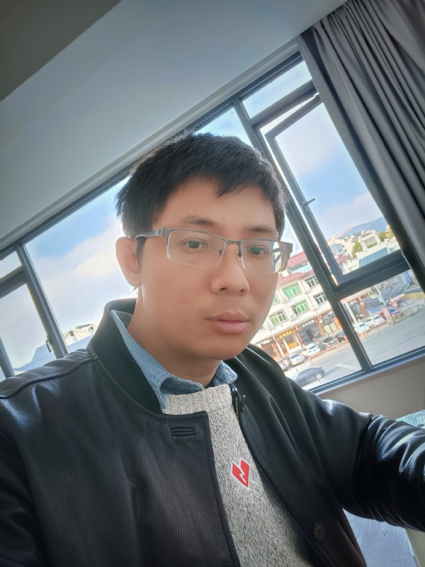 也许只是缺少一个拥抱的第二张照片--长汀相亲网