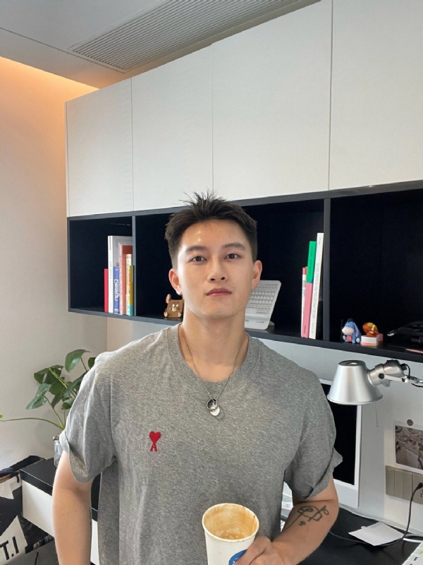 月光之下的第二张照片--长汀相亲网