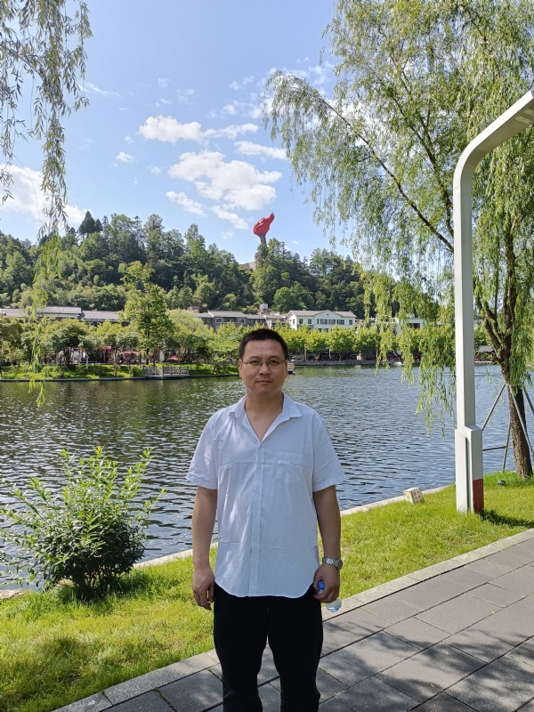 风雨相伴的第一张照片--长汀相亲网