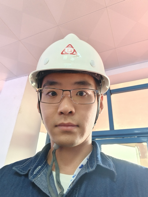 何鹏宇的第二张照片--长汀相亲网